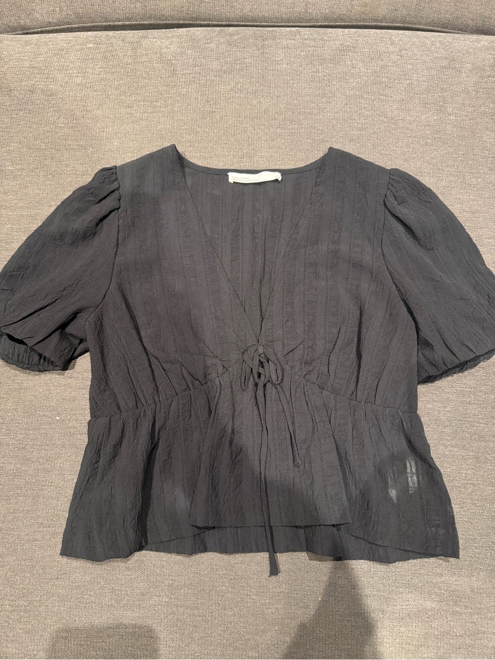 OAK + FORT Black Textured V-Neck Tie-Front Puff Sleeve Blouse
